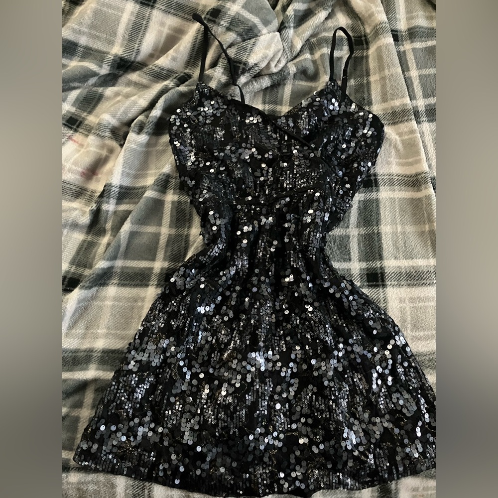 Blue short shimmery party dress